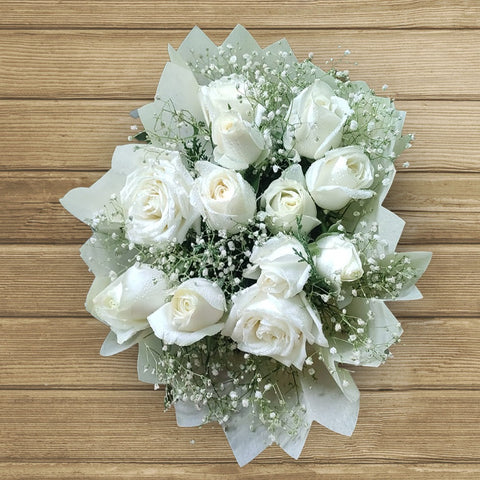 White Serenity - 12 White Roses