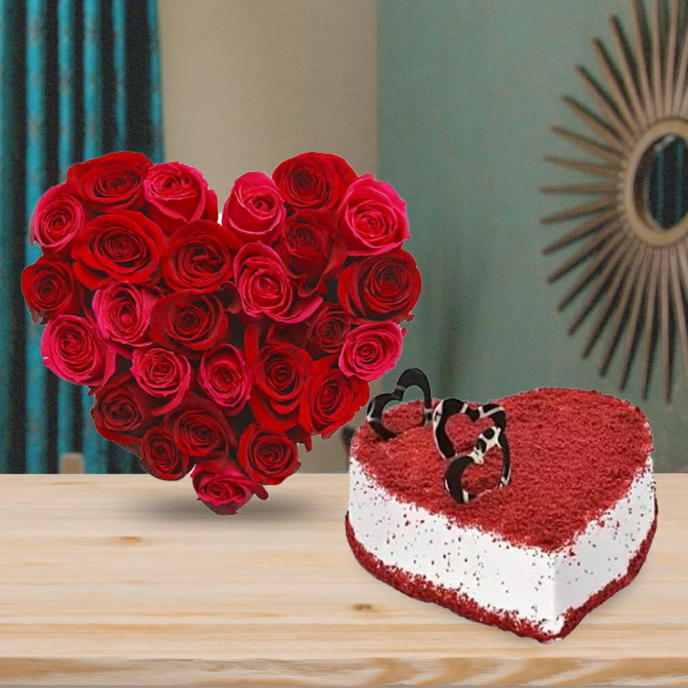 Heart-of-roses-and-heart-cake