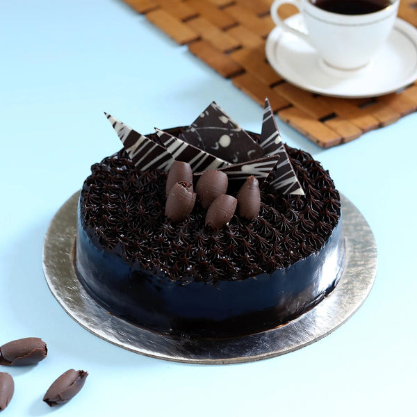 Divine Chocolate Bliss: Fudge Brownie Cake Half Kg