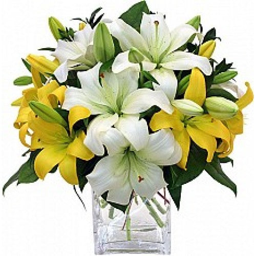 white-yellow-lillies-vase